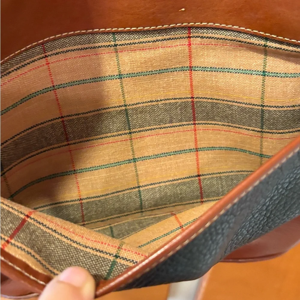 Vintage Delfino Leather Crossbody Bucket Bag - Picture 6 of 6